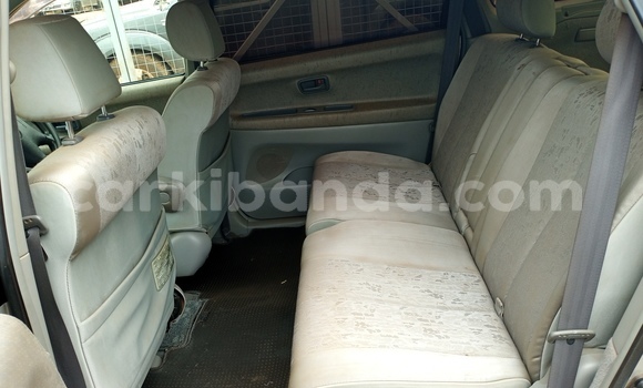 Gura Yakoze Toyota Nadia Silver Imodoka i Kampala mu Uganda Gura Yakoze Toyota Nadia Silver Imodoka i Kampala mu Uganda