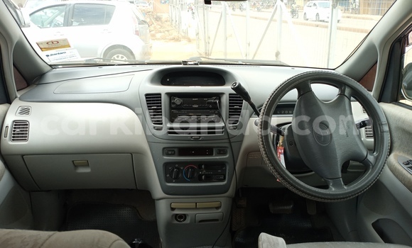 Gura Yakoze Toyota Nadia Silver Imodoka i Kampala mu Uganda Gura Yakoze Toyota Nadia Silver Imodoka i Kampala mu Uganda