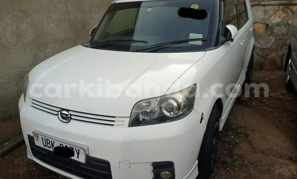 Gura Yakoze Toyota Corolla Rumion White Imodoka i Kampala mu Uganda Gura Yakoze Toyota Corolla Rumion White Imodoka i Kampala mu Uganda