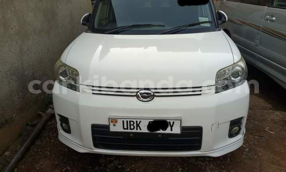 Gura Yakoze Toyota Corolla Rumion White Imodoka i Kampala mu Uganda Gura Yakoze Toyota Corolla Rumion White Imodoka i Kampala mu Uganda