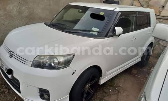 Gura Yakoze Toyota Corolla Rumion White Imodoka i Kampala mu Uganda Gura Yakoze Toyota Corolla Rumion White Imodoka i Kampala mu Uganda