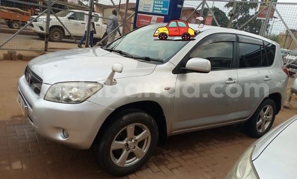 Gura Yakoze Toyota RAV4 Silver Imodoka i Kampala mu Uganda Gura Yakoze Toyota RAV4 Silver Imodoka i Kampala mu Uganda