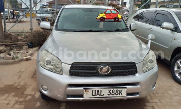 Gura Yakoze Toyota RAV4 Silver Imodoka i Kampala mu Uganda Gura Yakoze Toyota RAV4 Silver Imodoka i Kampala mu Uganda
