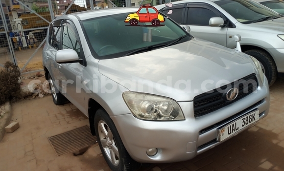Gura Yakoze Toyota RAV4 Silver Imodoka i Kampala mu Uganda Gura Yakoze Toyota RAV4 Silver Imodoka i Kampala mu Uganda