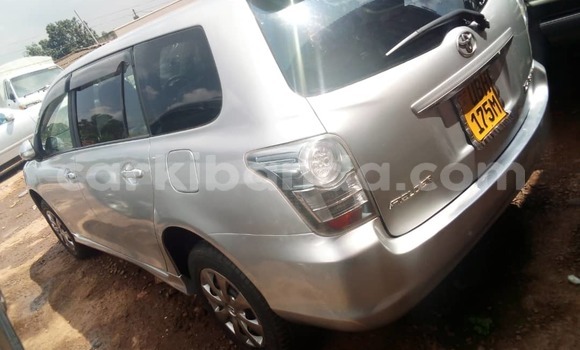 Nunua Ilio tumika Toyota Fielder Fedha Gari ndani ya Kampala nchini Uganda Nunua Ilio tumika Toyota Fielder Fedha Gari ndani ya Kampala nchini Uganda