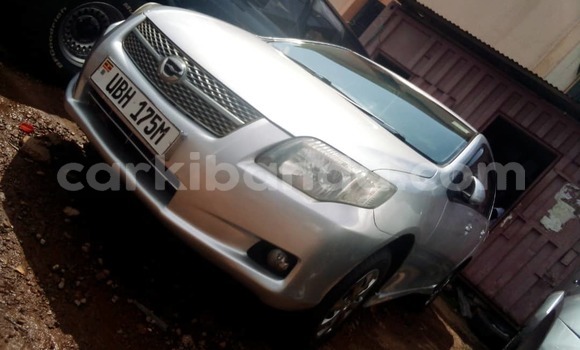 Nunua Ilio tumika Toyota Fielder Fedha Gari ndani ya Kampala nchini Uganda Nunua Ilio tumika Toyota Fielder Fedha Gari ndani ya Kampala nchini Uganda