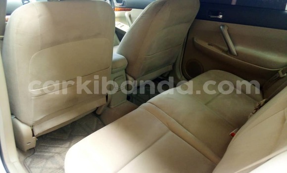 Gura Yakoze Toyota Premio Silver Imodoka i Kampala mu Uganda Gura Yakoze Toyota Premio Silver Imodoka i Kampala mu Uganda