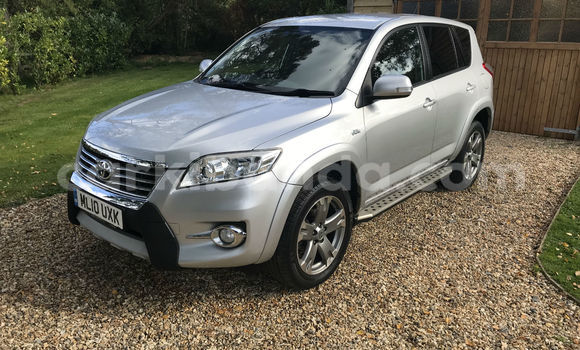 Gura Imported Toyota RAV4 Blue Imodoka i Kampala mu Uganda Gura Imported Toyota RAV4 Blue Imodoka i Kampala mu Uganda