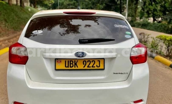 Gura Yakoze Subaru Impreza White Imodoka i Kampala mu Uganda Gura Yakoze Subaru Impreza White Imodoka i Kampala mu Uganda