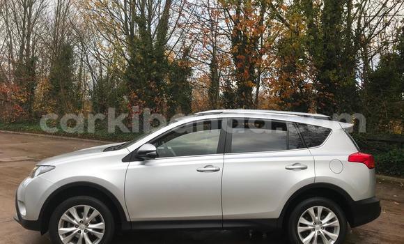 Gura Imported Toyota RAV4 Black Imodoka i Kampala mu Uganda Gura Imported Toyota RAV4 Black Imodoka i Kampala mu Uganda