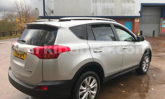 Gura Imported Toyota RAV4 Black Imodoka i Kampala mu Uganda Gura Imported Toyota RAV4 Black Imodoka i Kampala mu Uganda