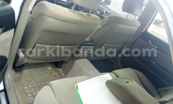 Nunua Ilio tumika Toyota Mark X Nyeupe Gari ndani ya Kampala nchini Uganda Nunua Ilio tumika Toyota Mark X Nyeupe Gari ndani ya Kampala nchini Uganda