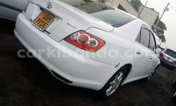Nunua Ilio tumika Toyota Mark X Nyeupe Gari ndani ya Kampala nchini Uganda Nunua Ilio tumika Toyota Mark X Nyeupe Gari ndani ya Kampala nchini Uganda