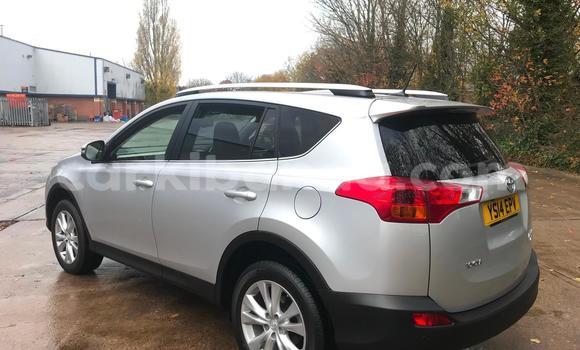 Gura Imported Toyota RAV4 Black Imodoka i Kampala mu Uganda Gura Imported Toyota RAV4 Black Imodoka i Kampala mu Uganda