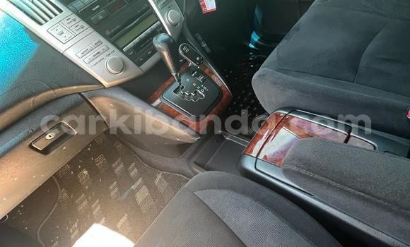 Acheter Occasion Voiture Toyota Harrier Blanc à Kampala, Ouganda Acheter Occasion Voiture Toyota Harrier Blanc à Kampala, Ouganda