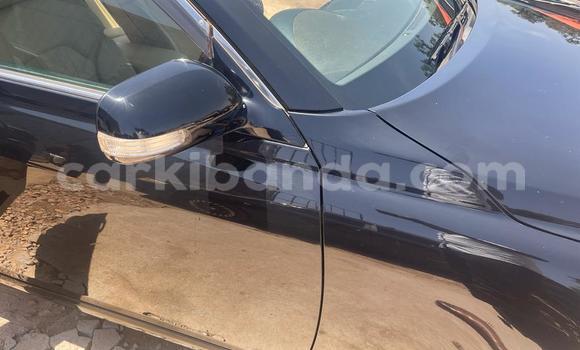 Gura Yakoze Toyota Mark X Black Imodoka i Kampala mu Uganda Gura Yakoze Toyota Mark X Black Imodoka i Kampala mu Uganda