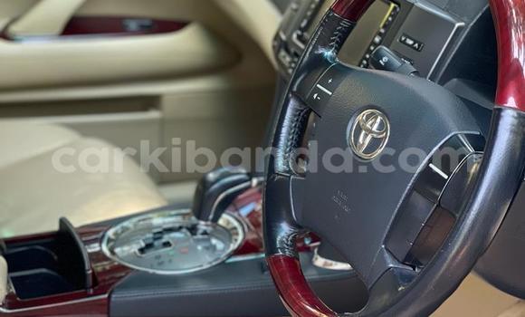 Gura Yakoze Toyota Mark X Black Imodoka i Kampala mu Uganda Gura Yakoze Toyota Mark X Black Imodoka i Kampala mu Uganda