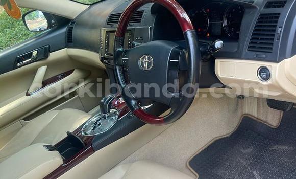 Gura Yakoze Toyota Mark X Black Imodoka i Kampala mu Uganda Gura Yakoze Toyota Mark X Black Imodoka i Kampala mu Uganda