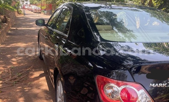 Gura Yakoze Toyota Mark X Black Imodoka i Kampala mu Uganda Gura Yakoze Toyota Mark X Black Imodoka i Kampala mu Uganda