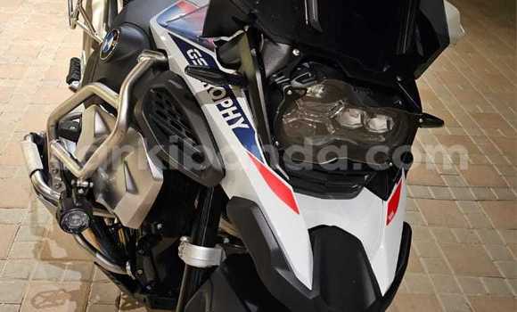 Buy Used BMW R1200GS Adventure Blue Bike in Kampala in Uganda Buy Used BMW R1200GS Adventure Blue Bike in Kampala in Uganda