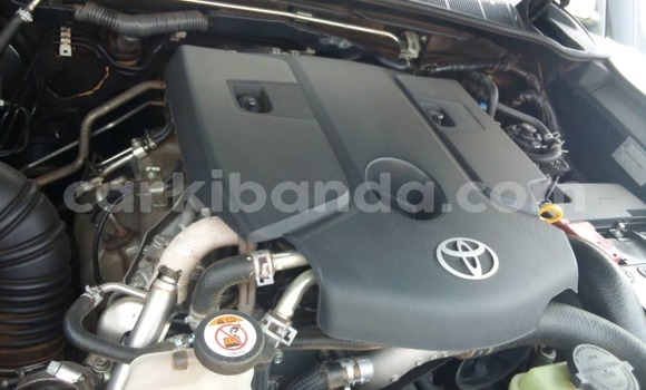 Gura Yakoze Toyota Hilux Black Imodoka i Kampala mu Uganda Gura Yakoze Toyota Hilux Black Imodoka i Kampala mu Uganda