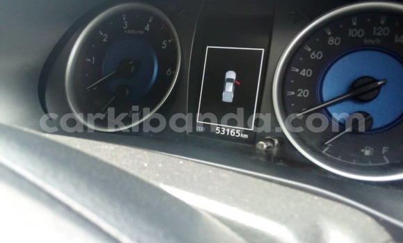 Gura Yakoze Toyota Hilux Black Imodoka i Kampala mu Uganda Gura Yakoze Toyota Hilux Black Imodoka i Kampala mu Uganda