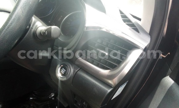 Gura Yakoze Toyota Hilux Black Imodoka i Kampala mu Uganda Gura Yakoze Toyota Hilux Black Imodoka i Kampala mu Uganda