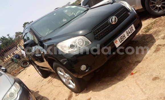 Nunua Ilio tumika Toyota RAV4 Nyeusi Gari ndani ya Kampala nchini Uganda Nunua Ilio tumika Toyota RAV4 Nyeusi Gari ndani ya Kampala nchini Uganda