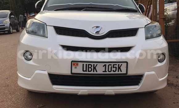 Buy Used Toyota IST White Car in Kampala in Uganda