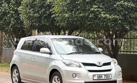 Buy Used Toyota IST White Car in Kampala in Uganda