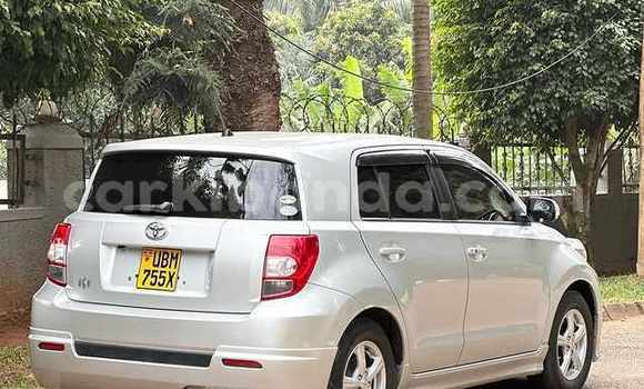 Nunua Ilio tumika Toyota IST Nyeupe Gari ndani ya Kampala nchini Uganda Nunua Ilio tumika Toyota IST Nyeupe Gari ndani ya Kampala nchini Uganda