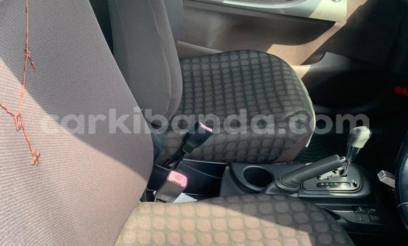 Gura Yakoze Toyota iQ Silver Imodoka i Kampala mu Uganda Gura Yakoze Toyota iQ Silver Imodoka i Kampala mu Uganda