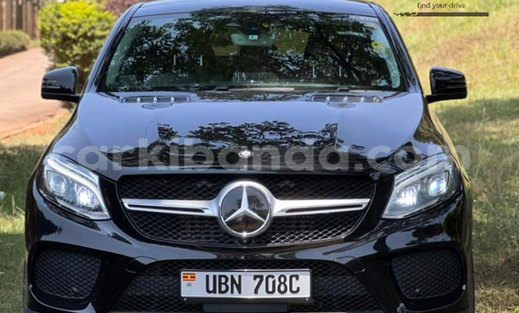 Nunua Ilio tumika Mercedes-Benz E-Classe Nyeusi Gari ndani ya Kampala nchini Uganda Nunua Ilio tumika Mercedes-Benz E-Classe Nyeusi Gari ndani ya Kampala nchini Uganda