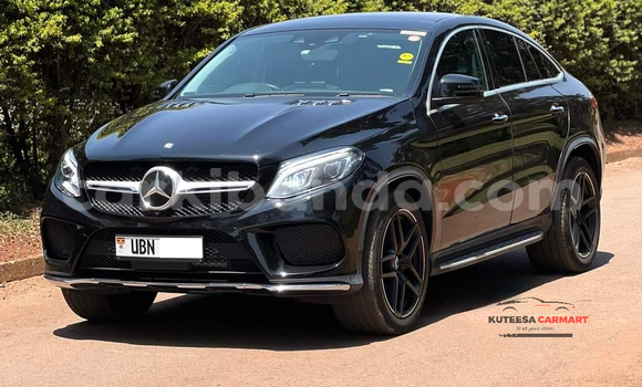 Nunua Ilio tumika Mercedes-Benz E-Classe Nyeusi Gari ndani ya Kampala nchini Uganda Nunua Ilio tumika Mercedes-Benz E-Classe Nyeusi Gari ndani ya Kampala nchini Uganda