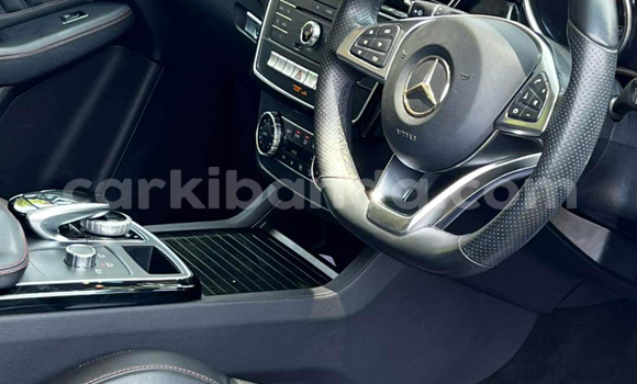 Nunua Ilio tumika Mercedes-Benz E-Classe Nyeusi Gari ndani ya Kampala nchini Uganda Nunua Ilio tumika Mercedes-Benz E-Classe Nyeusi Gari ndani ya Kampala nchini Uganda