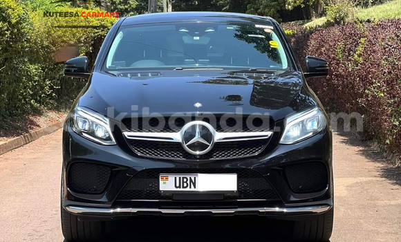 Nunua Ilio tumika Mercedes-Benz E-Classe Nyeusi Gari ndani ya Kampala nchini Uganda Nunua Ilio tumika Mercedes-Benz E-Classe Nyeusi Gari ndani ya Kampala nchini Uganda