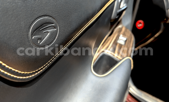 Nunua Ilio tumika Toyota Harrier Nyingine Gari ndani ya Kampala nchini Uganda Nunua Ilio tumika Toyota Harrier Nyingine Gari ndani ya Kampala nchini Uganda