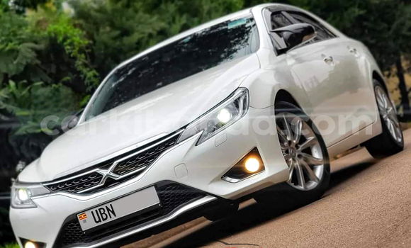 Nunua Ilio tumika Toyota Mark X Nyeupe Gari ndani ya Kampala nchini Uganda Nunua Ilio tumika Toyota Mark X Nyeupe Gari ndani ya Kampala nchini Uganda