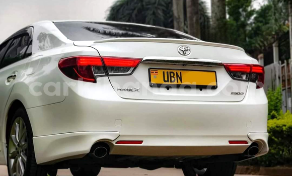 Nunua Ilio tumika Toyota Mark X Nyeupe Gari ndani ya Kampala nchini Uganda Nunua Ilio tumika Toyota Mark X Nyeupe Gari ndani ya Kampala nchini Uganda