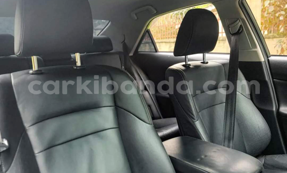 Nunua Ilio tumika Toyota Mark X Nyeupe Gari ndani ya Kampala nchini Uganda Nunua Ilio tumika Toyota Mark X Nyeupe Gari ndani ya Kampala nchini Uganda