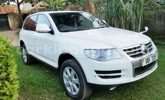 Buy Used Volkswagen Touareg White Car in Kampala in Uganda Buy Used Volkswagen Touareg White Car in Kampala in Uganda