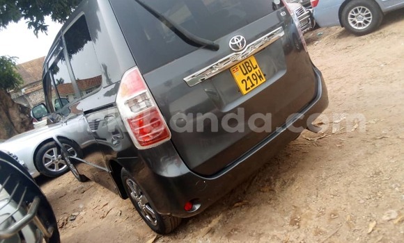 Gura Yakoze Toyota Noah Other Imodoka i Kampala mu Uganda Gura Yakoze Toyota Noah Other Imodoka i Kampala mu Uganda
