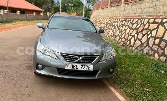 Gura Yakoze Toyota Mark X Silver Imodoka i Kampala mu Uganda Gura Yakoze Toyota Mark X Silver Imodoka i Kampala mu Uganda