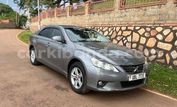 Gura Yakoze Toyota Mark X Silver Imodoka i Kampala mu Uganda Gura Yakoze Toyota Mark X Silver Imodoka i Kampala mu Uganda