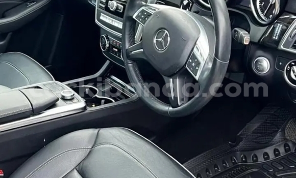 Gura Yakoze Mercedes‒Benz ML–Class Black Imodoka i Kampala mu Uganda Gura Yakoze Mercedes‒Benz ML–Class Black Imodoka i Kampala mu Uganda
