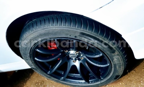 Nunua Ilio tumika Toyota Mark X Nyeupe Gari ndani ya Kampala nchini Uganda Nunua Ilio tumika Toyota Mark X Nyeupe Gari ndani ya Kampala nchini Uganda