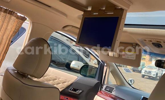 Gura Yakoze Toyota Alphard White Imodoka i Kampala mu Uganda Gura Yakoze Toyota Alphard White Imodoka i Kampala mu Uganda
