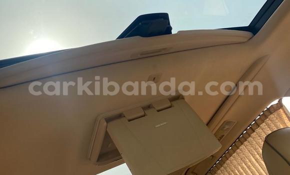 Gura Yakoze Toyota Alphard White Imodoka i Kampala mu Uganda Gura Yakoze Toyota Alphard White Imodoka i Kampala mu Uganda