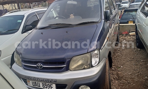 Gura Yakoze Toyota Noah Blue Imodoka i Kampala mu Uganda Gura Yakoze Toyota Noah Blue Imodoka i Kampala mu Uganda