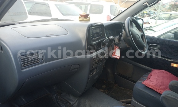 Gura Yakoze Toyota Noah Blue Imodoka i Kampala mu Uganda Gura Yakoze Toyota Noah Blue Imodoka i Kampala mu Uganda